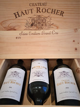 Charger l'image dans la galerie, Coffret Cadeau : trois Magnums de Château Haut Rocher 2019 en Caisse Bois