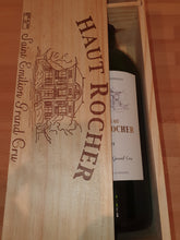 Charger l'image dans la galerie, Coffret Cadeau : un Magnum de Château Haut Rocher 2019 en Caisse Bois